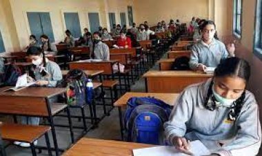 महाराष्ट्र में फिर बंद हो सकते हैं स्कूल, शिक्षा मंत्री बोलीं- ओमीक्रॉन के मामले बढ़े तो लेंगे फैसला