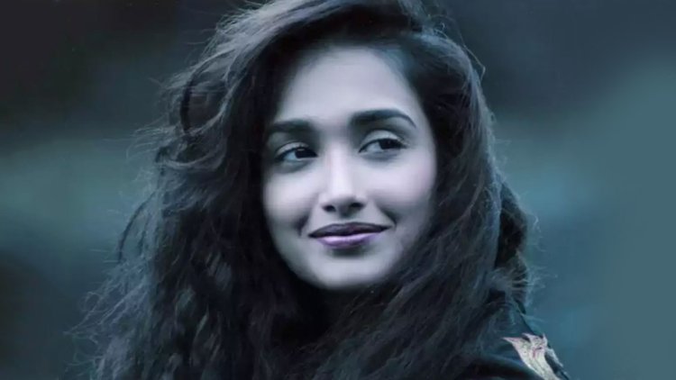 कुछ सेलेब्स  ऐसे भी है जिनकी अब  तक गुथी नहीं सुलझी ,परेशानी ढूंढने के बजाय सुसाइड/आत्महत्या का रास्ता चुनना ?