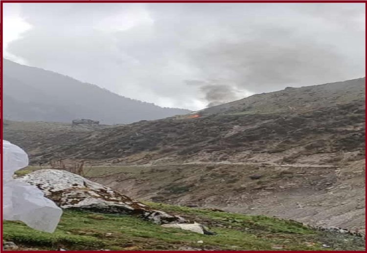 उत्तराखंड में हेलीकाप्टर क्रश , खराब मौसम के वजह से हुआ हादसा ...