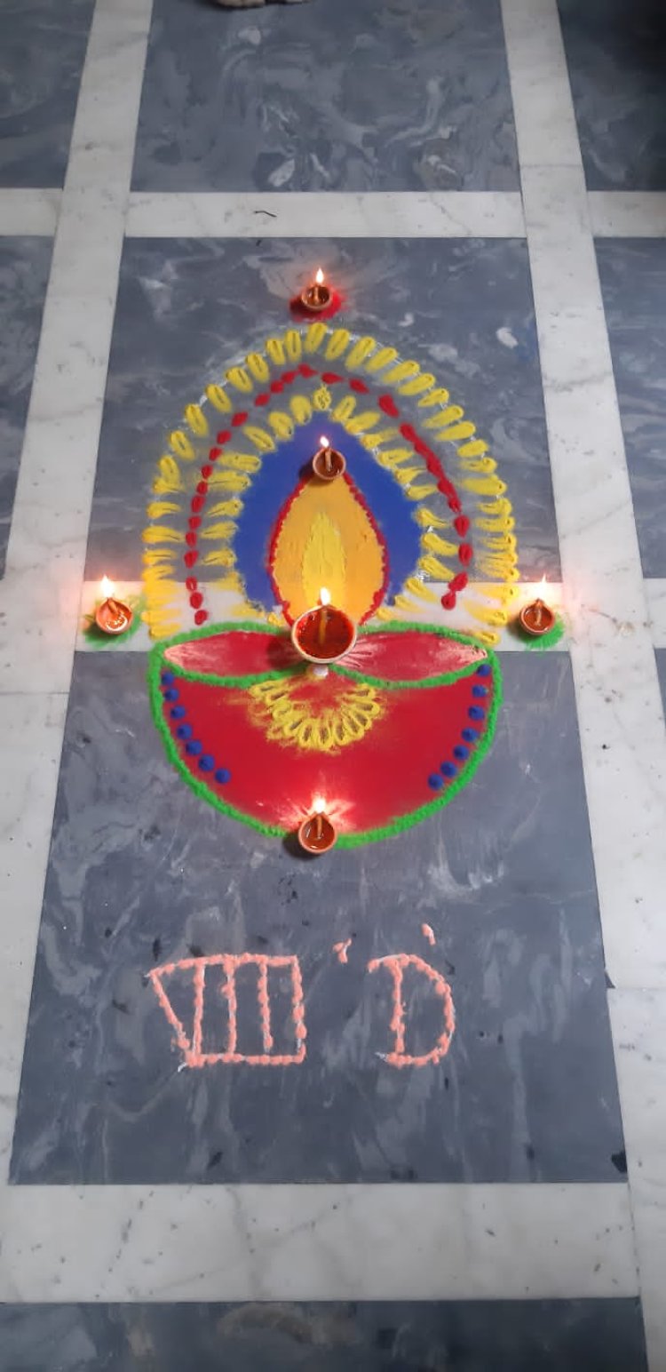 लोहिया नगर माउंट कार्मेल स्कूल में शुक्रवार को रंगोली व घरोंदा प्रतियोगिताओं का आयोजन किया गया।
