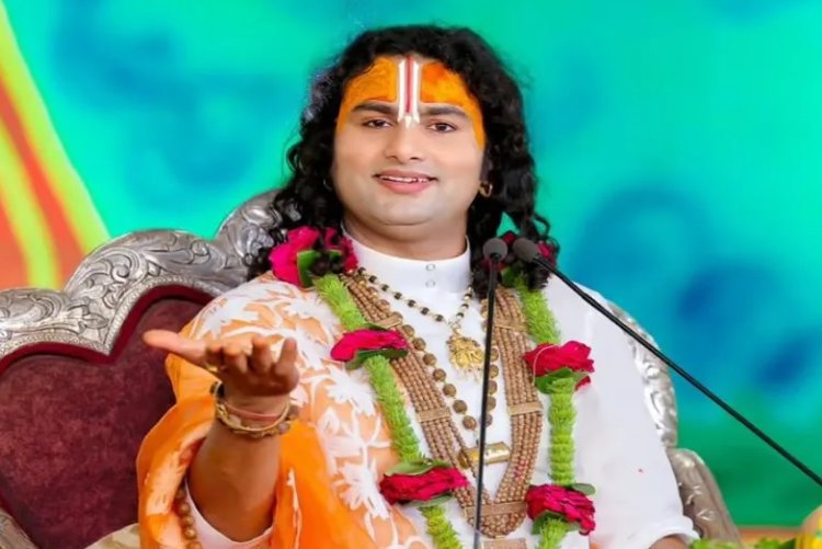 लिव-इन रिलेशन और आवारा कुत्ते-बिल्लियों पर अनिरुद्धाचार्य का बयान, युवाओं ने दी तीखी प्रतिक्रियाएं